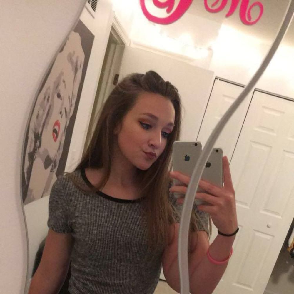 Meet your Posher, Kenzie